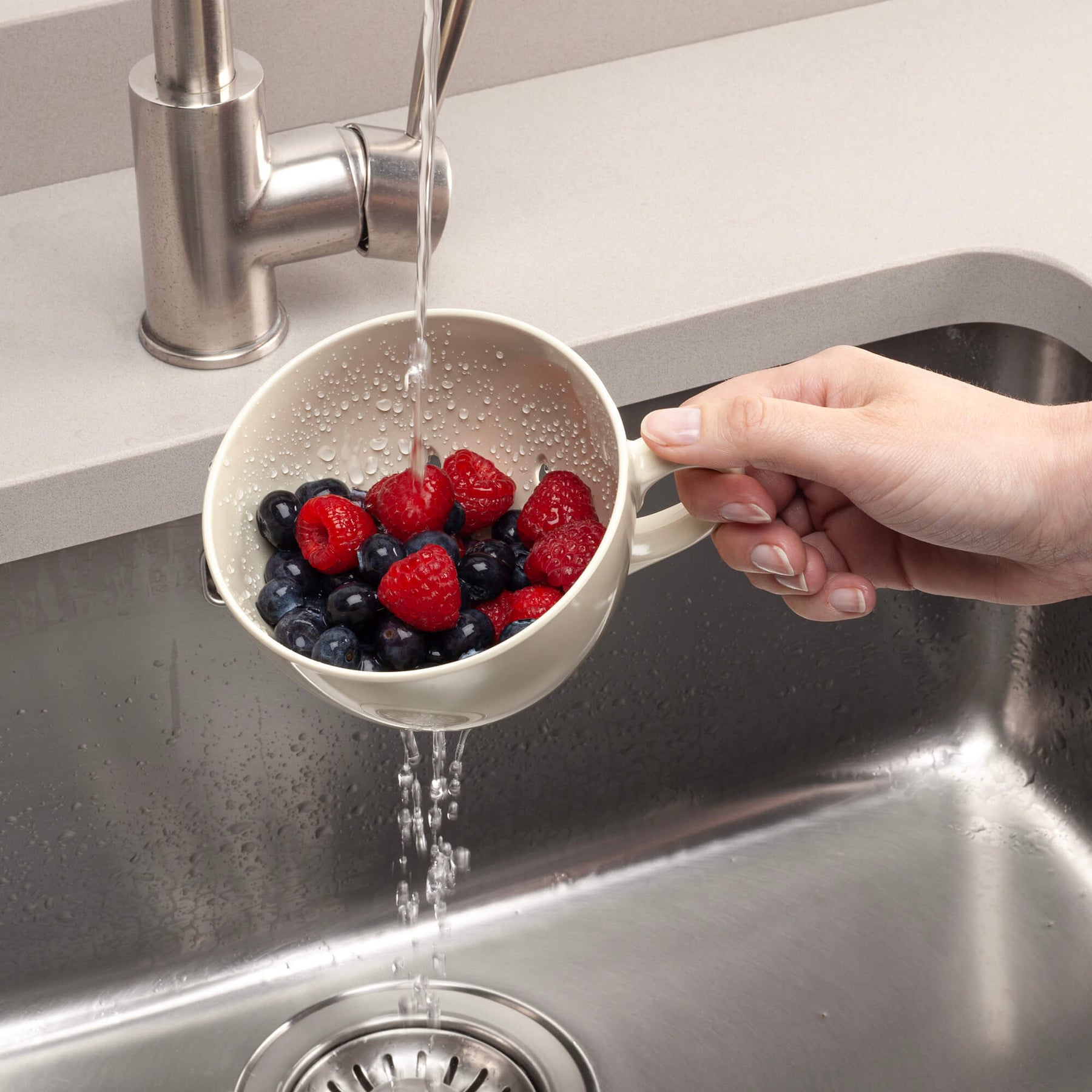 Keep It Handy Berry Colander, 10cm