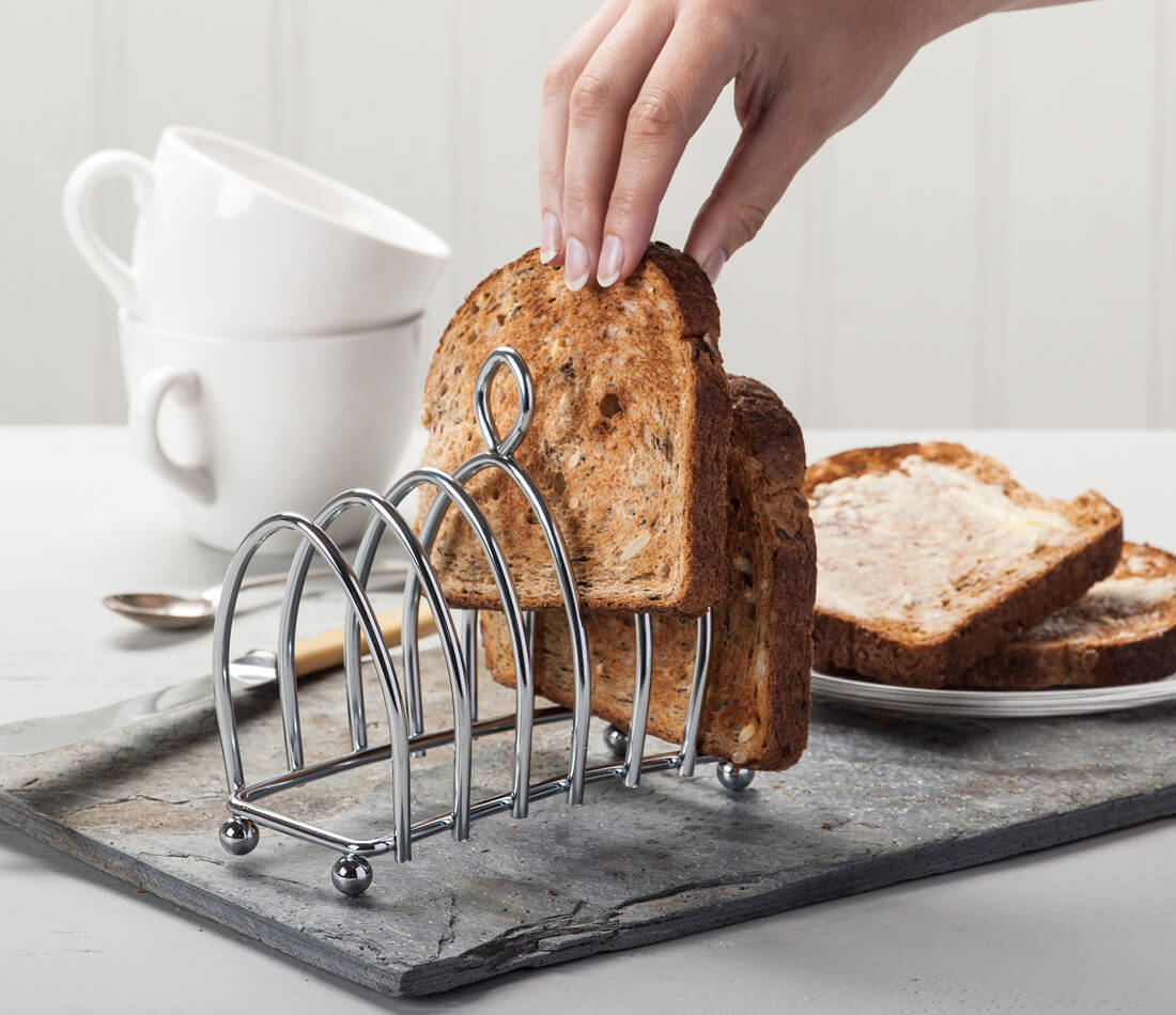 Kilo toast serving rack in use