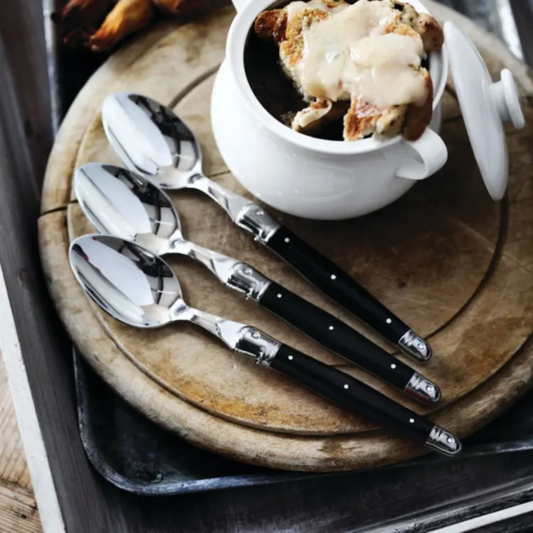 16 Piece Cutlery Set in Wooden Presentation Tray