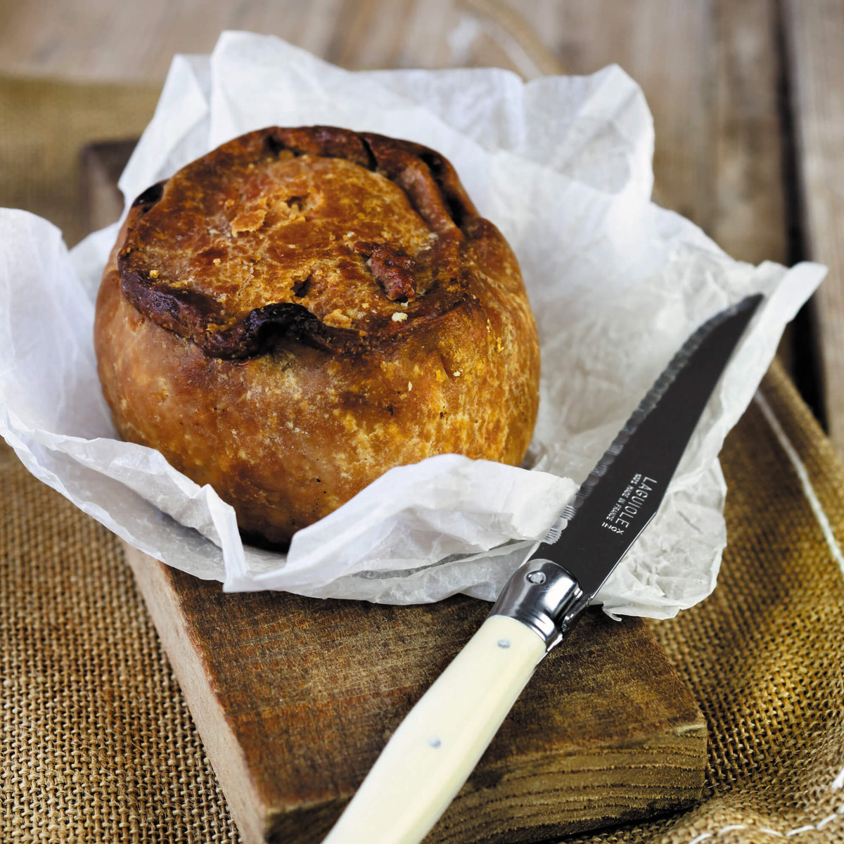 Steak Knife Set in a Lidded Wooden Box