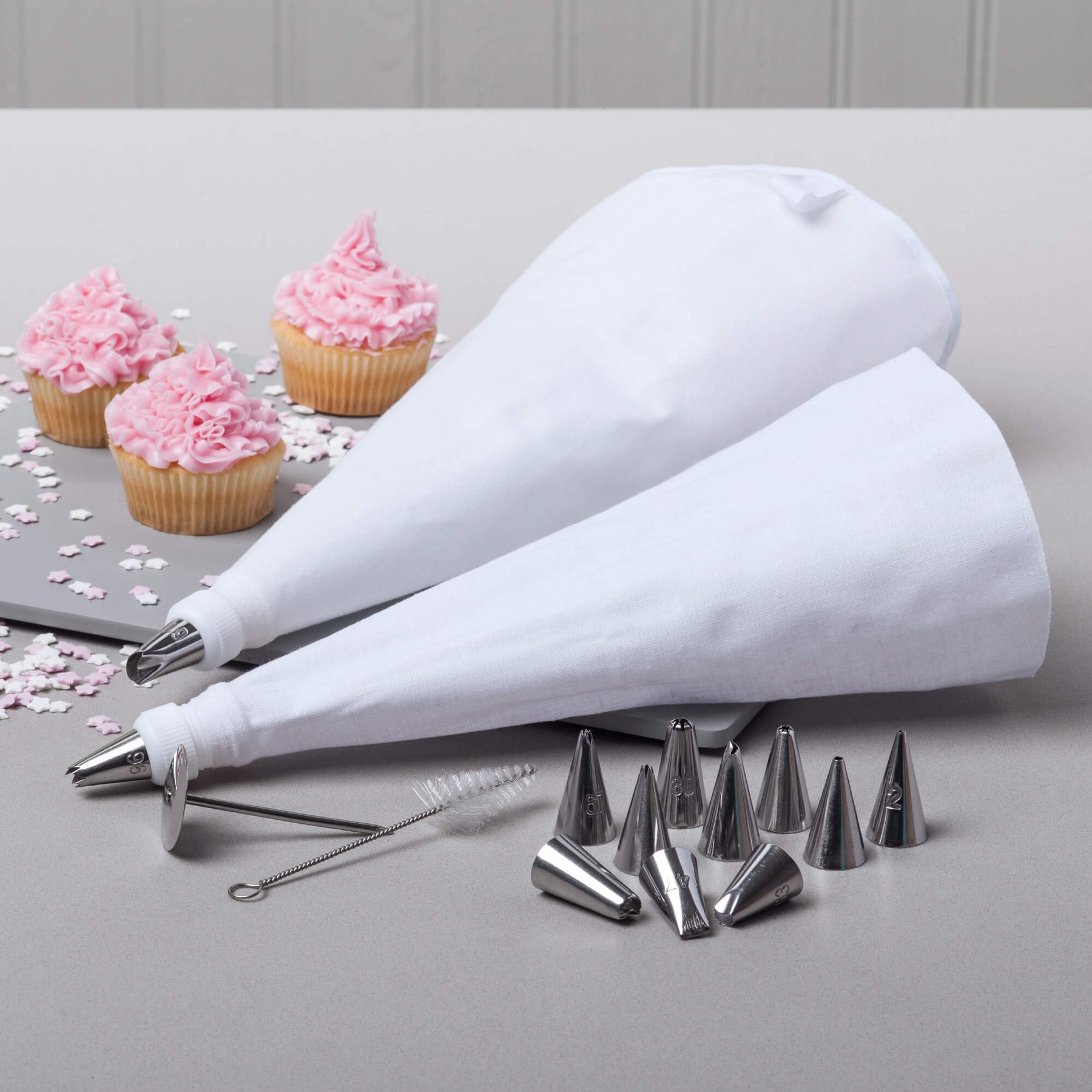 Icing Set with Bag, Nozzles & Cleaning Brush