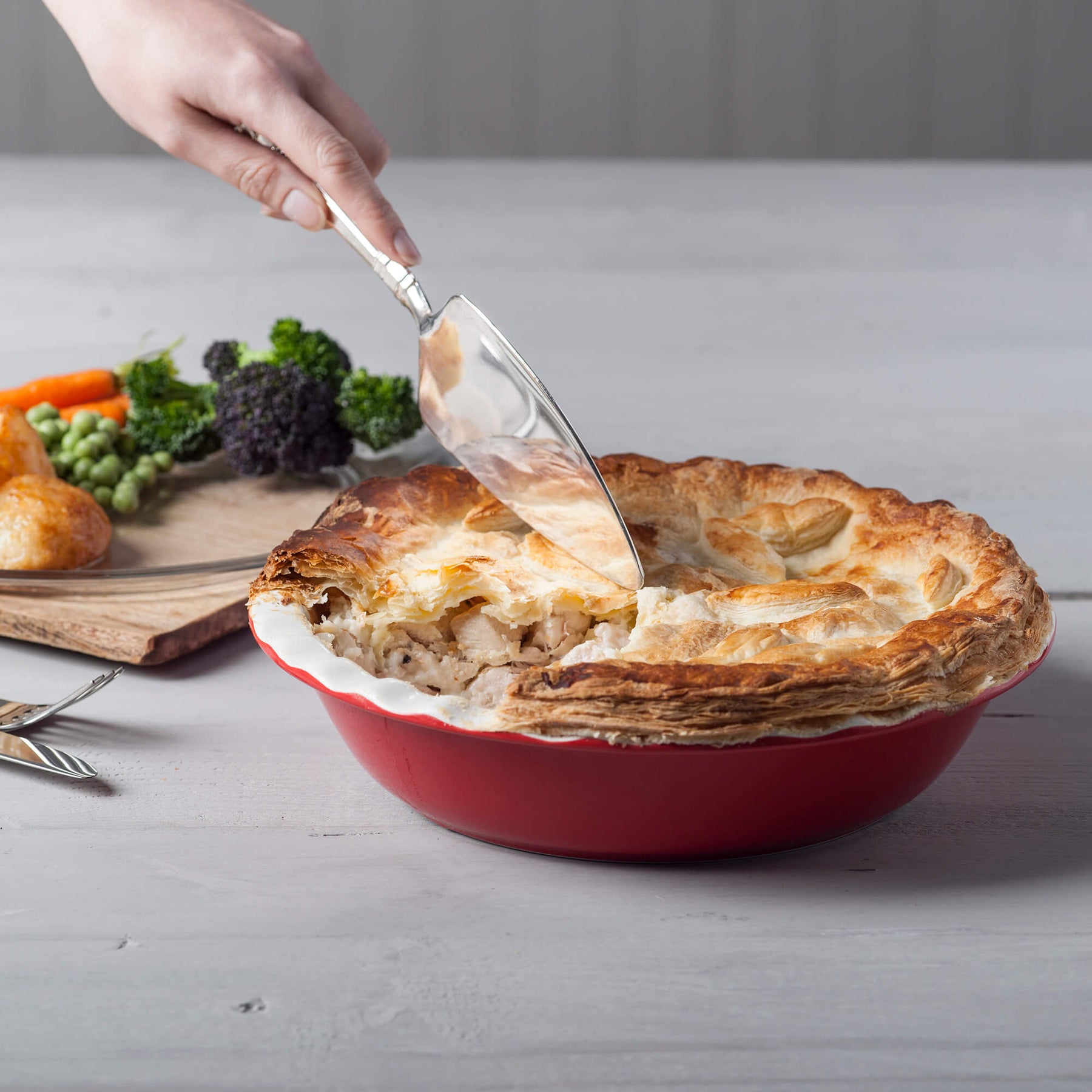Porcelain Round Pie Dish with Crinkle Crust Rim