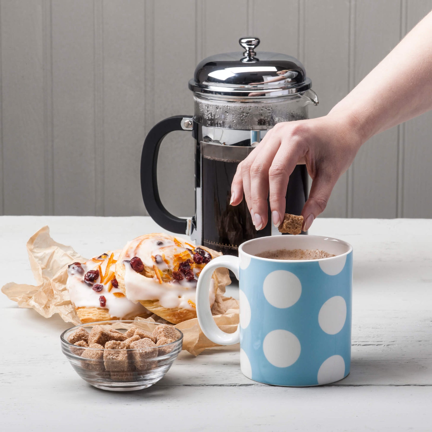 Porcelain Spotty Mug, 0.7 Pint