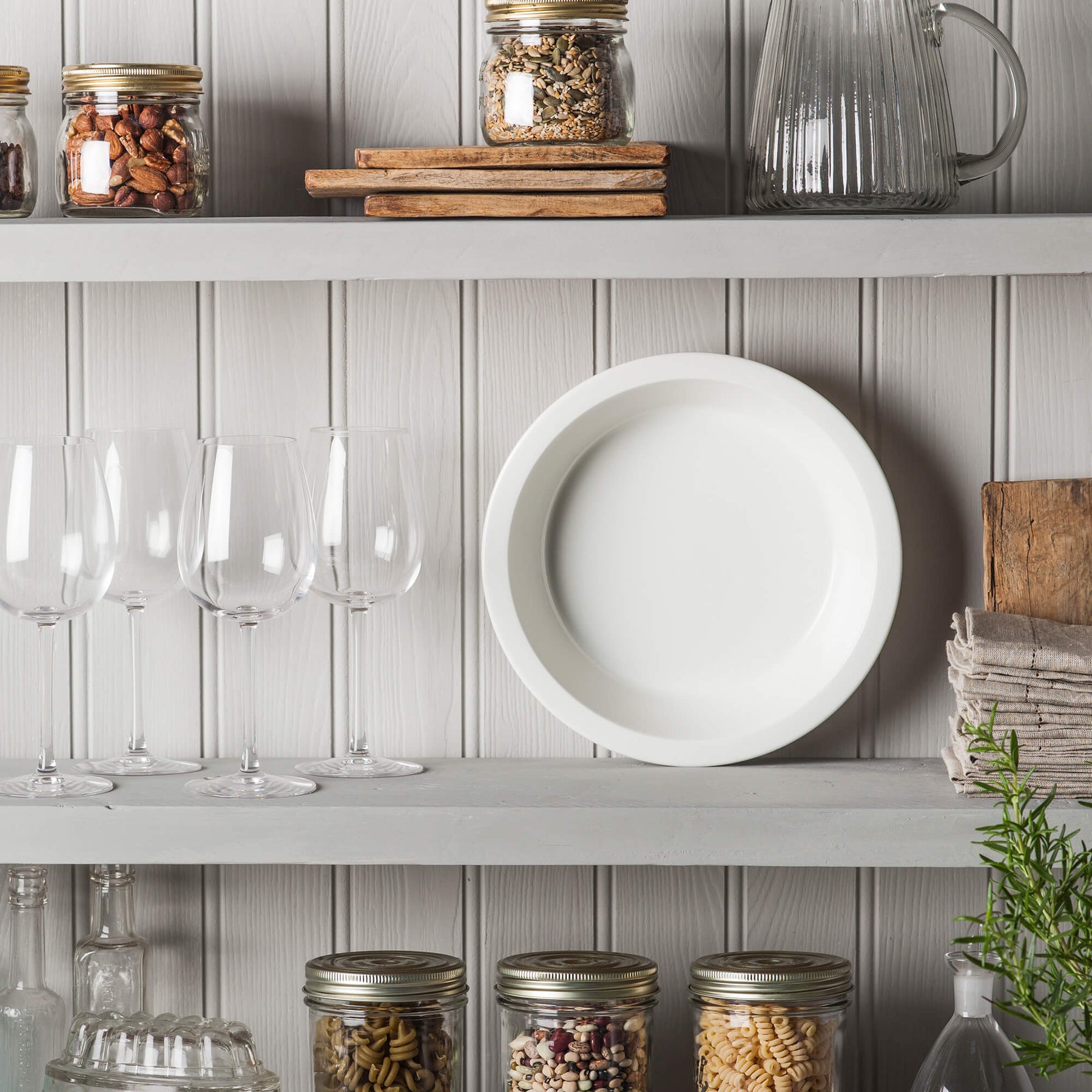 Porcelain Round Straight Edge Pie Dish, Available in 2 Sizes