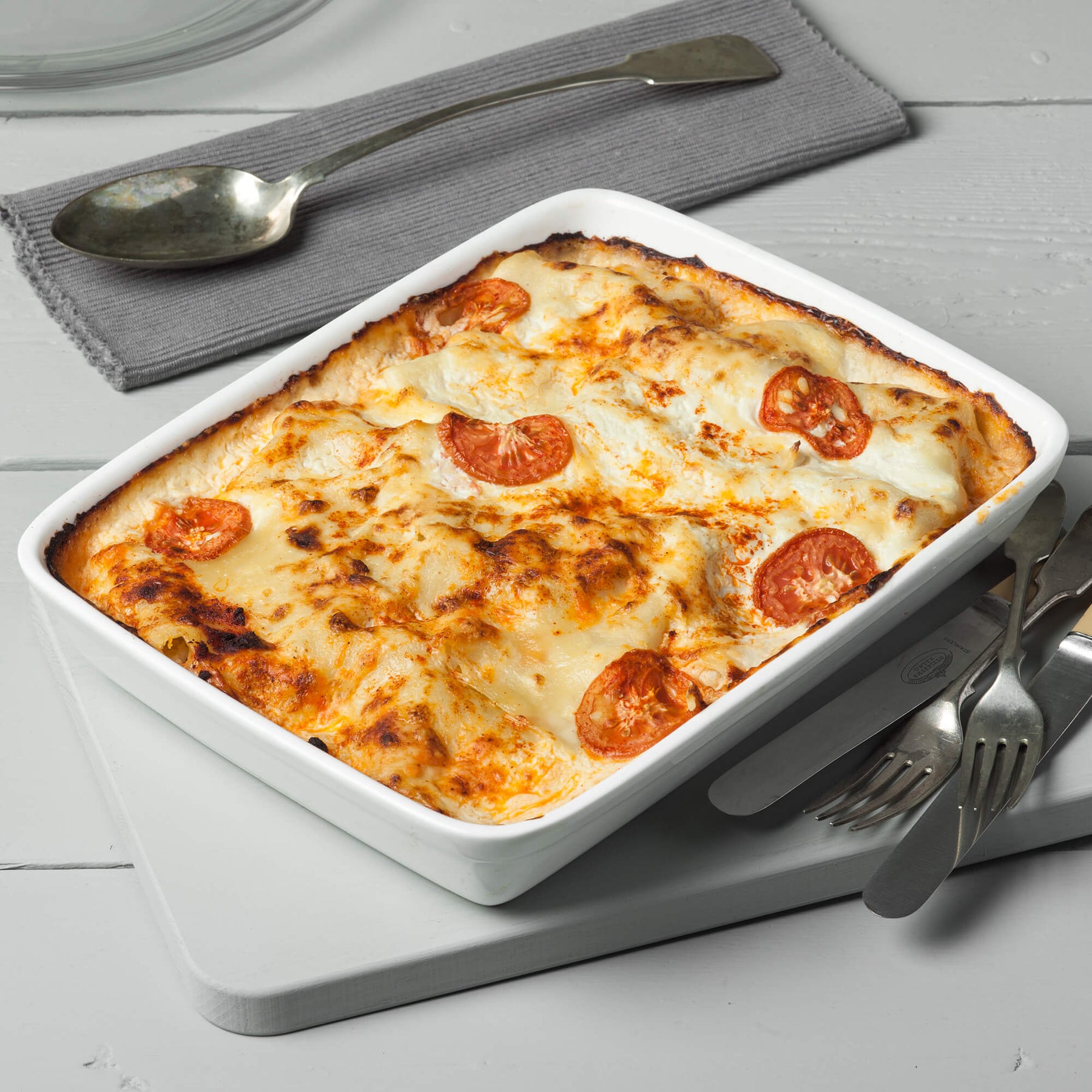Porcelain Traditional Lasagne Dish, Available in 2 Sizes