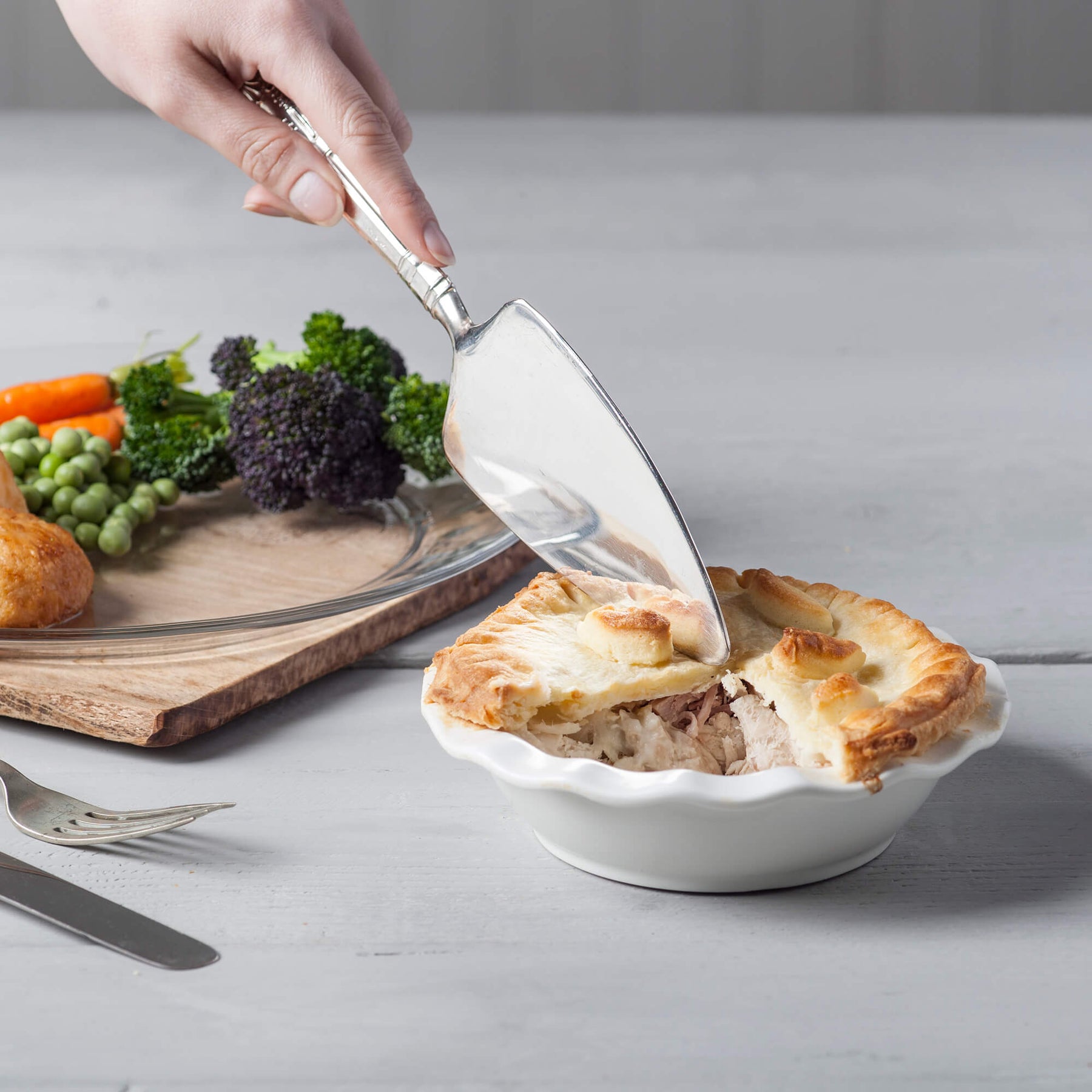 Porcelain Round Pie Dish with Crinkle Crust Rim