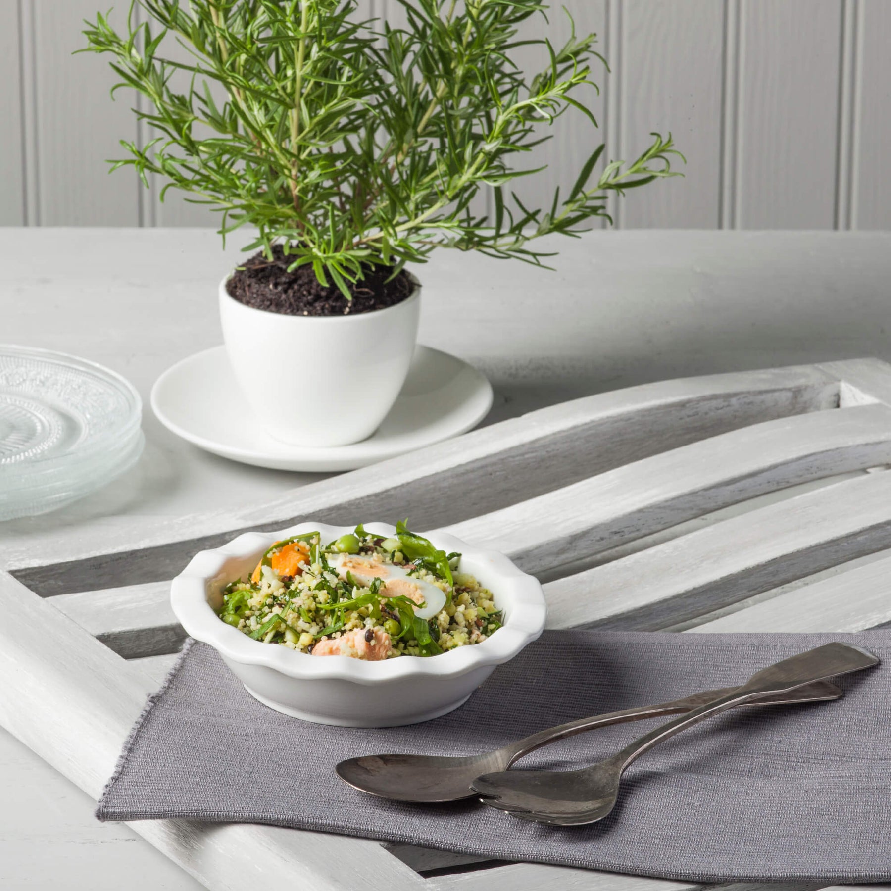 Porcelain Round Pie Dish with Crinkle Crust Rim