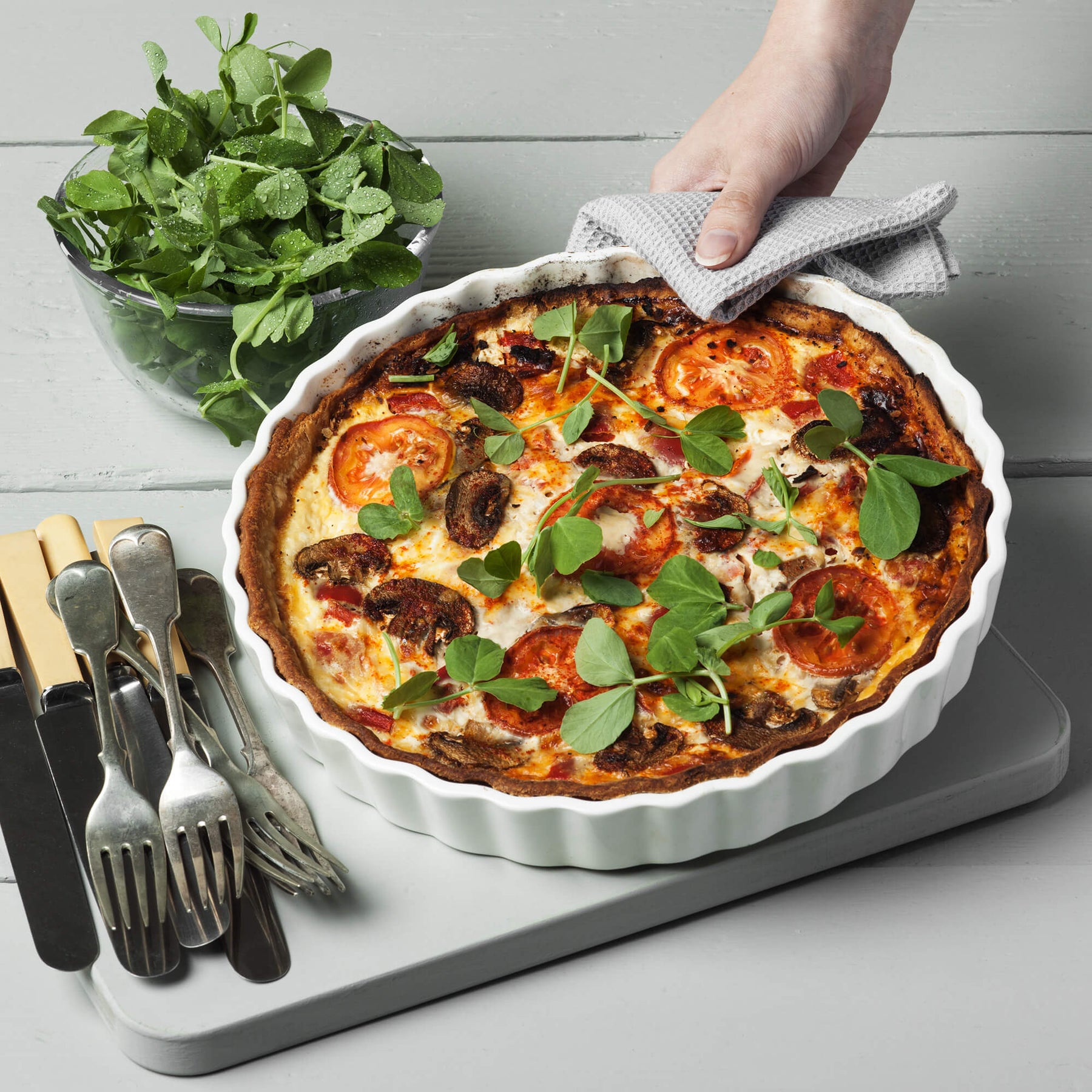 Porcelain Round Flan Dish, Available in 6 Sizes