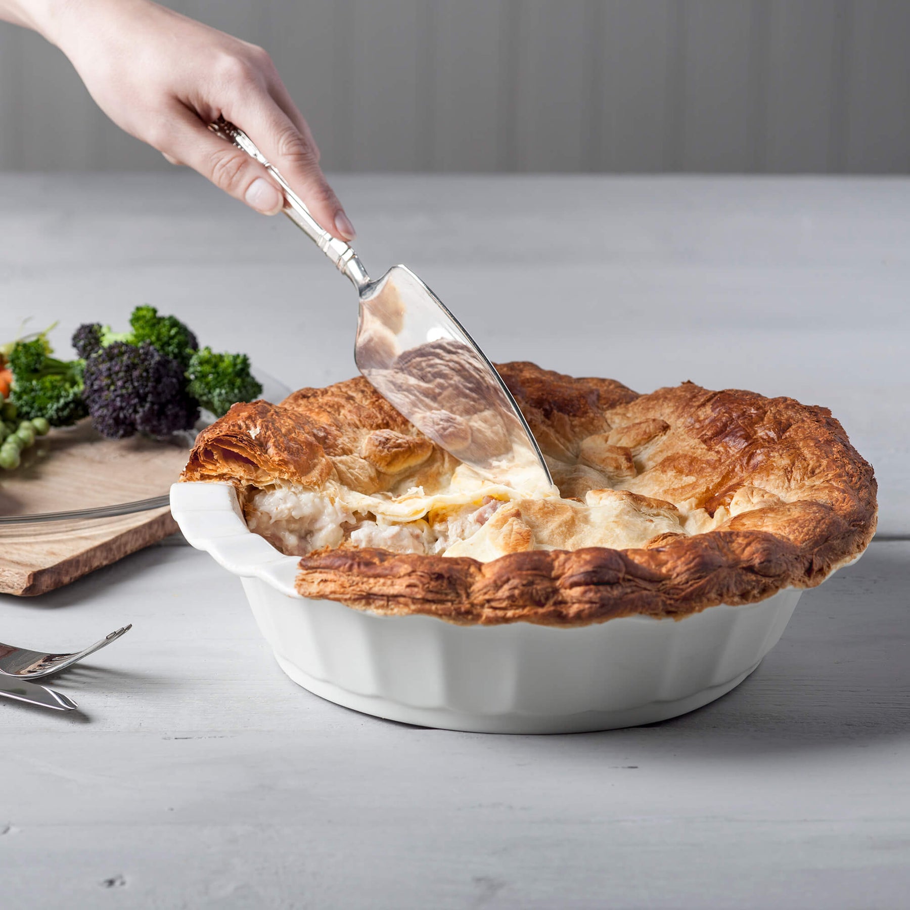 Porcelain Deep Round Crinkle Rim Pie Dish, Available in 2 Sizes