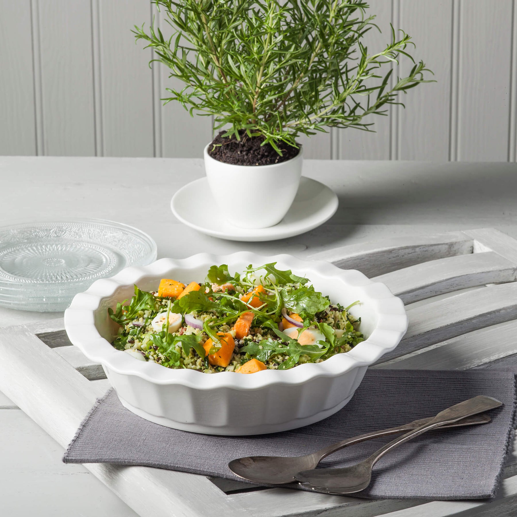 Porcelain Deep Round Crinkle Rim Pie Dish, Available in 2 Sizes