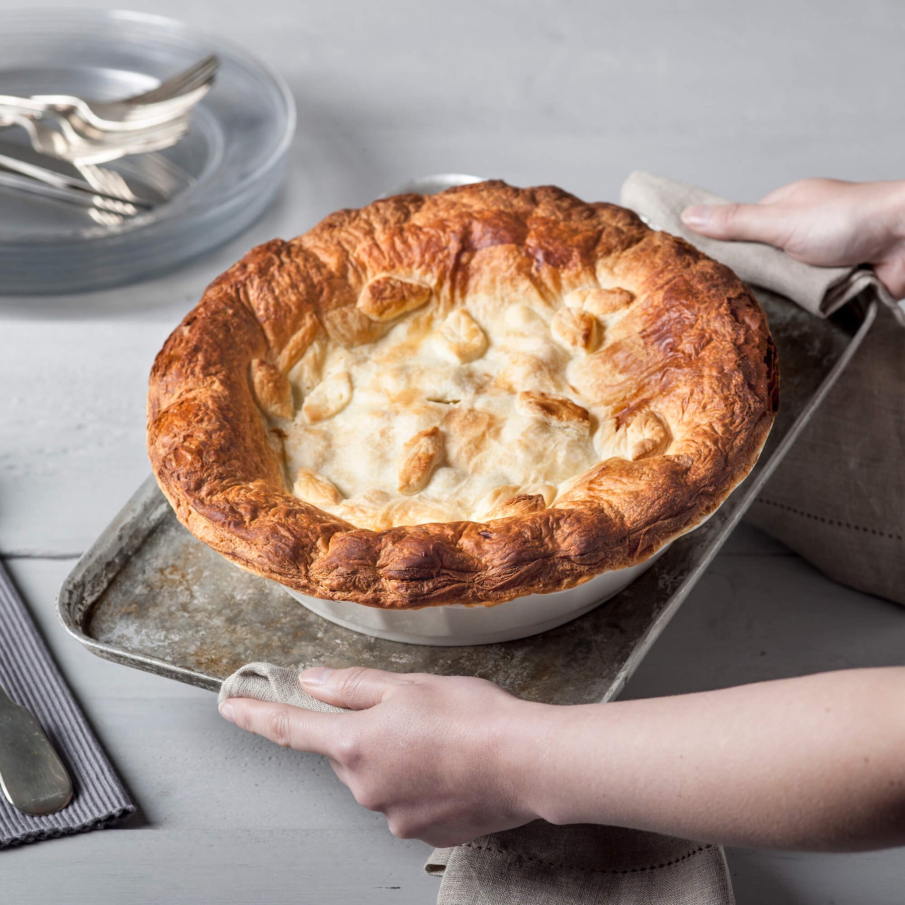 Porcelain Deep Round Crinkle Rim Pie Dish, Available in 2 Sizes