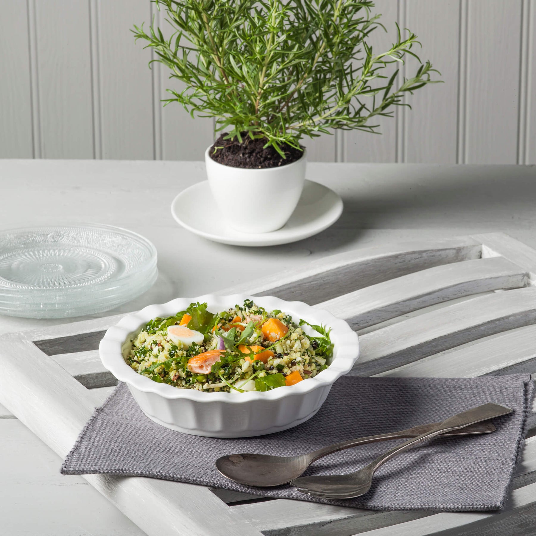 Porcelain Deep Round Crinkle Rim Pie Dish, Available in 2 Sizes