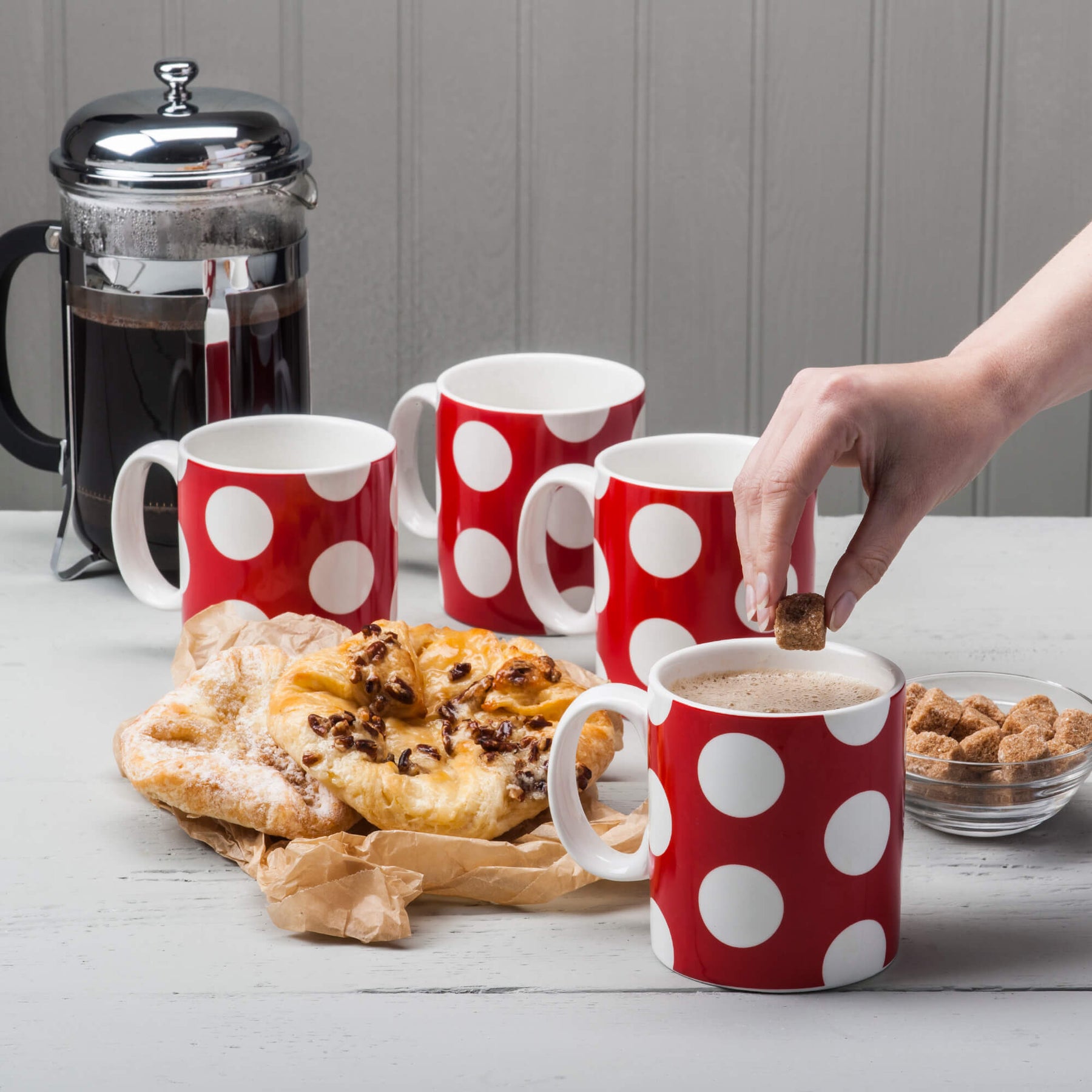 Porcelain Spotty Mug, 1 Pint, Set of 4