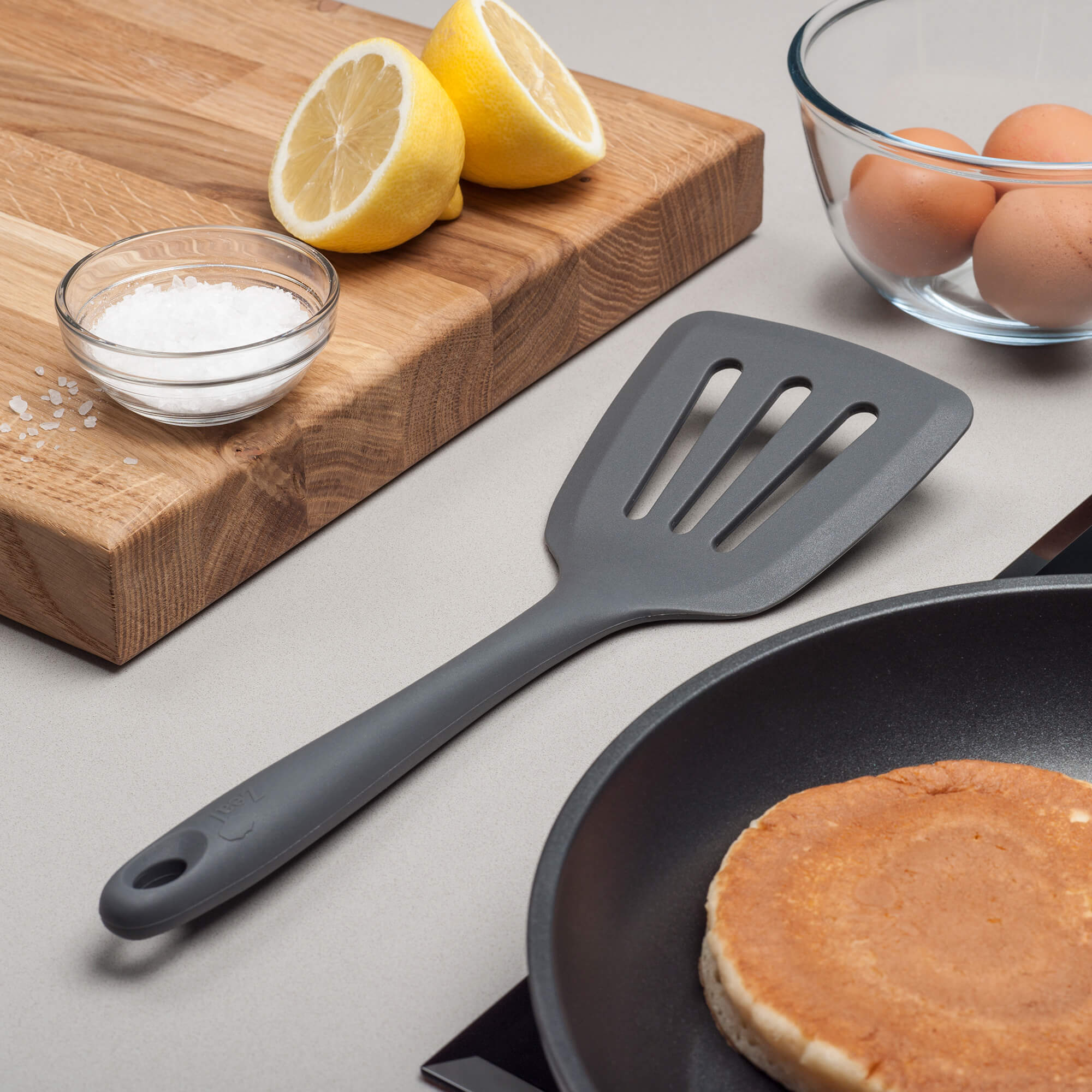 Zeal silicone turner