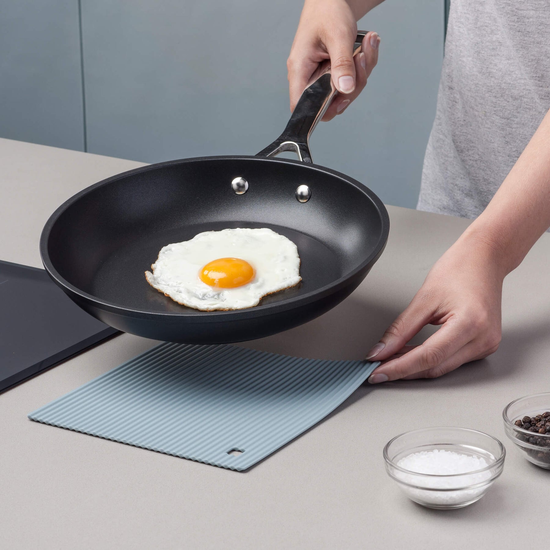 Silicone Square Hot Mat Trivet, 18cm