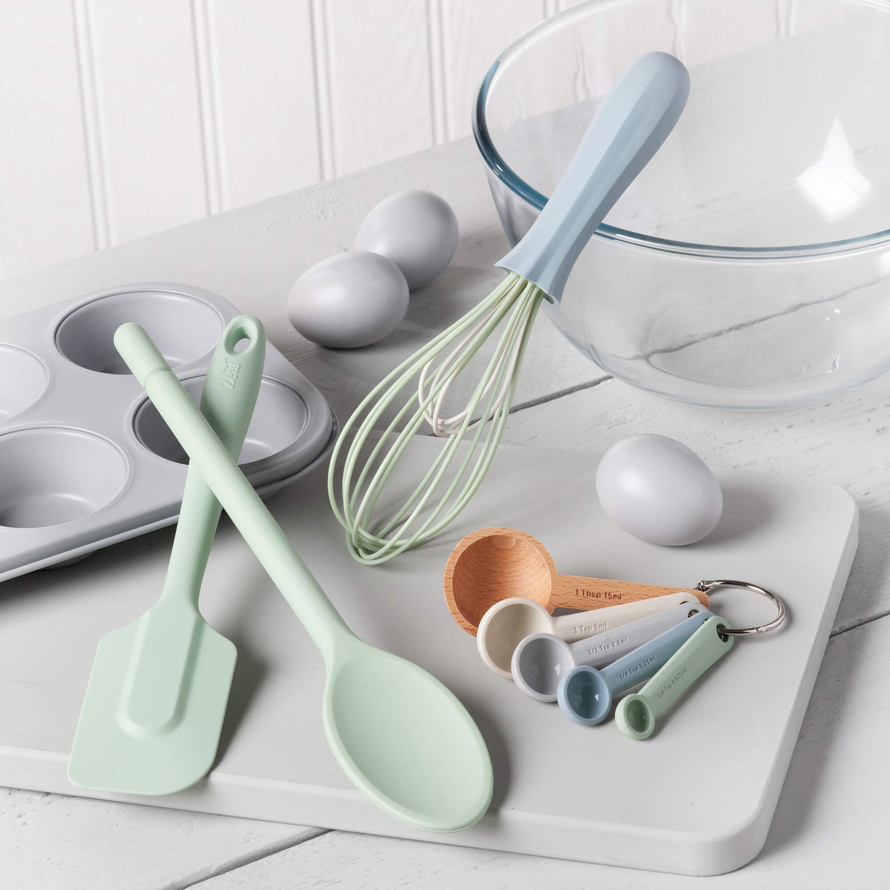 Silicone Measuring Spoons, Spatula, Traditional Spoon & Whisk Set