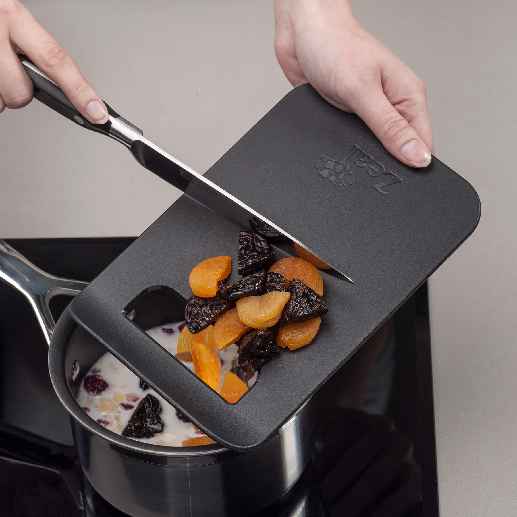 Slim Straight to Pan™ Chopping Board, Small
