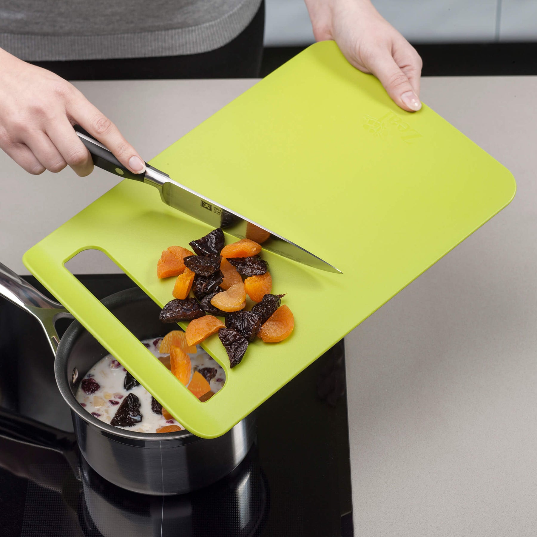 Slim Straight to Pan™ Chopping Board, Large