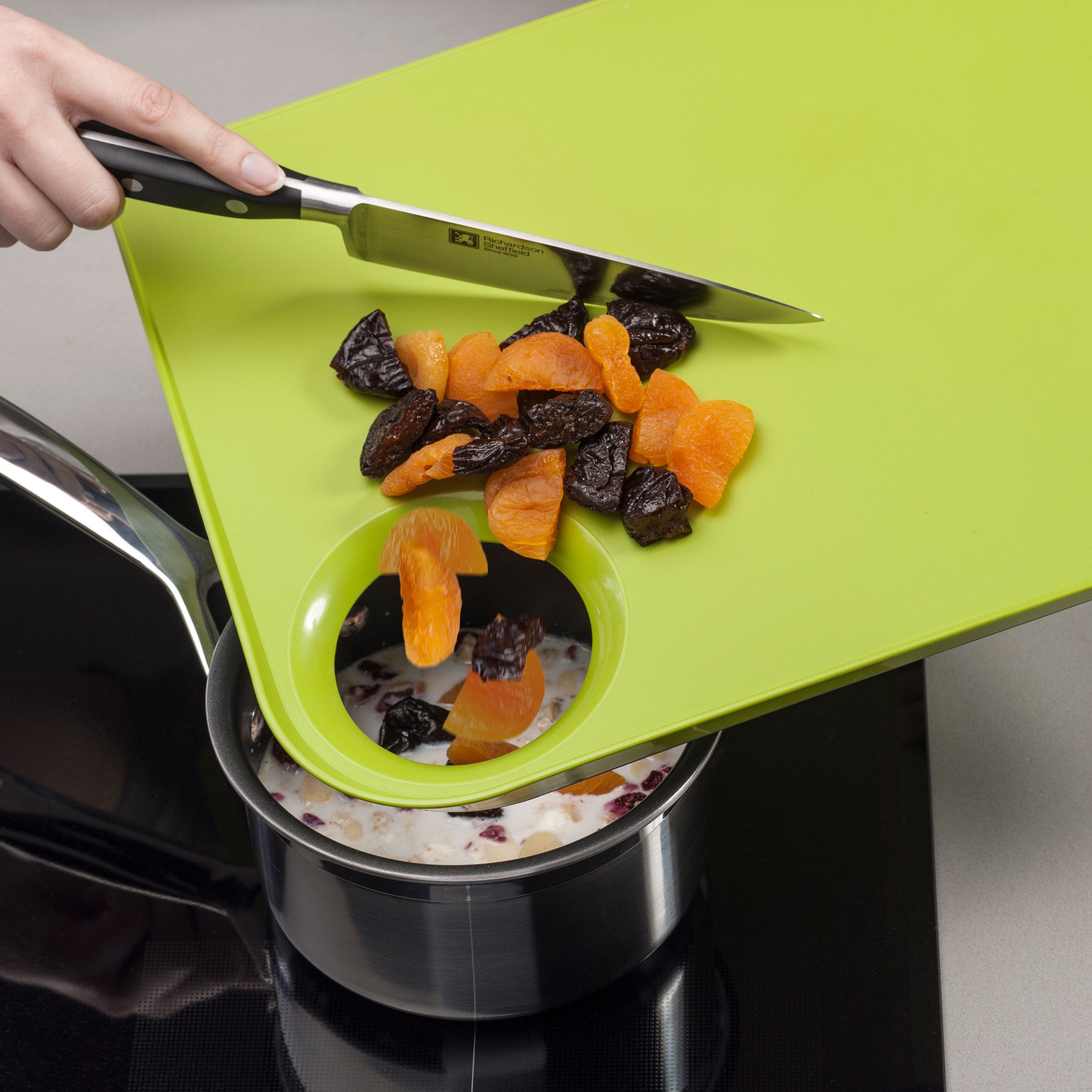 Straight to Pan™ Chopping Board, Large