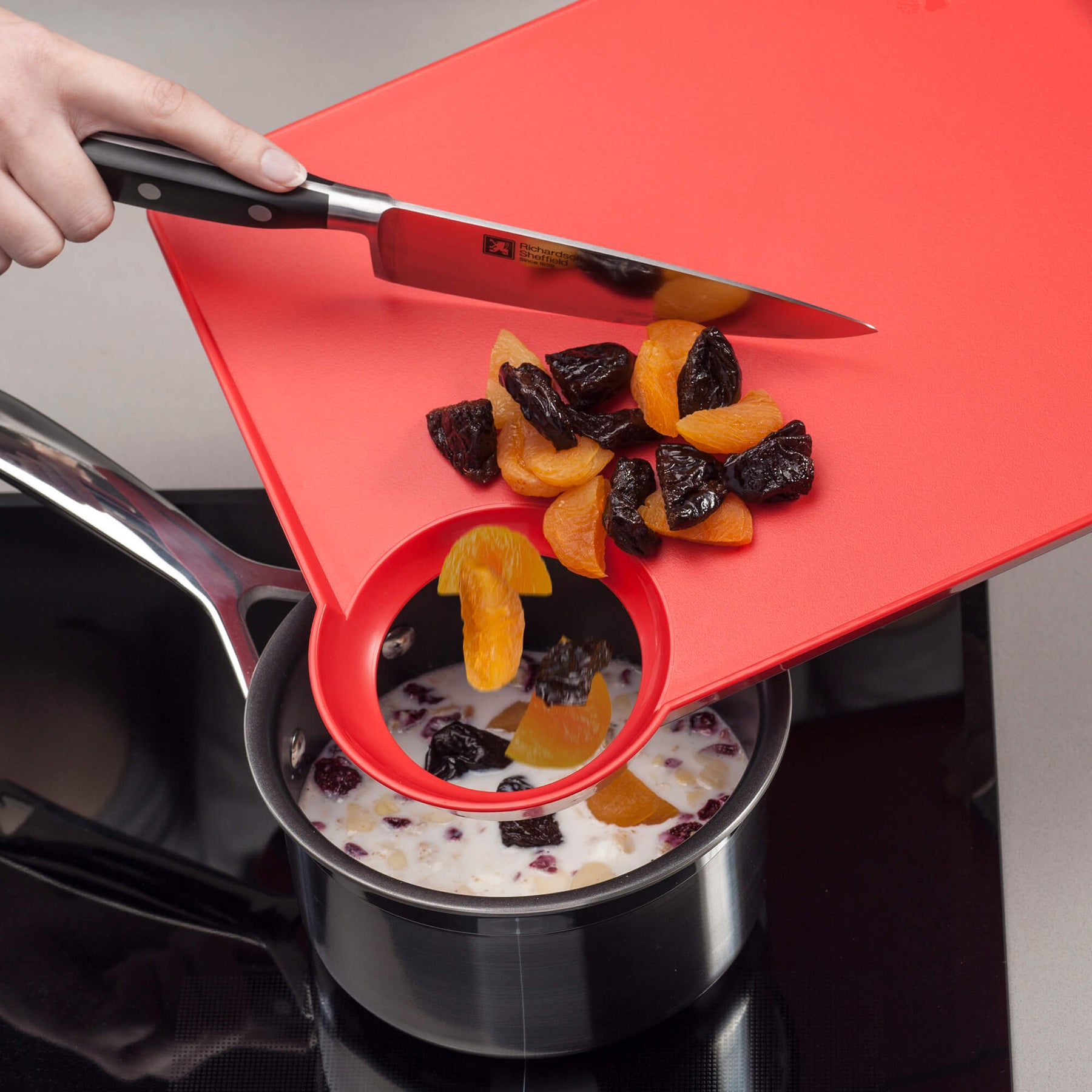Straight to Pan™ Chopping Board, Small