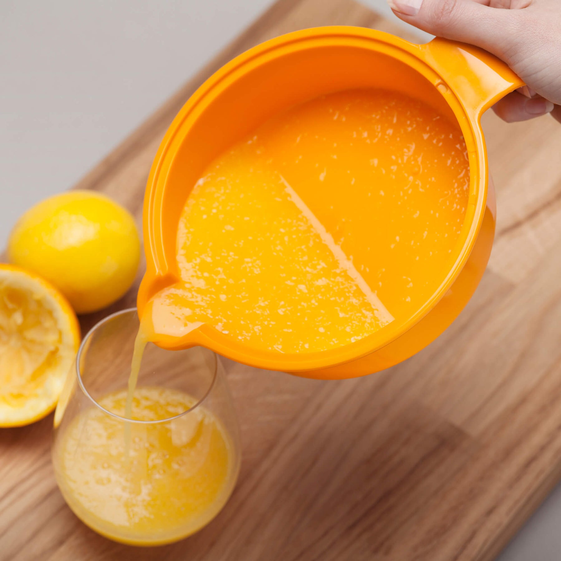 Citrus Juicer Dual Head with Collecting Bowl