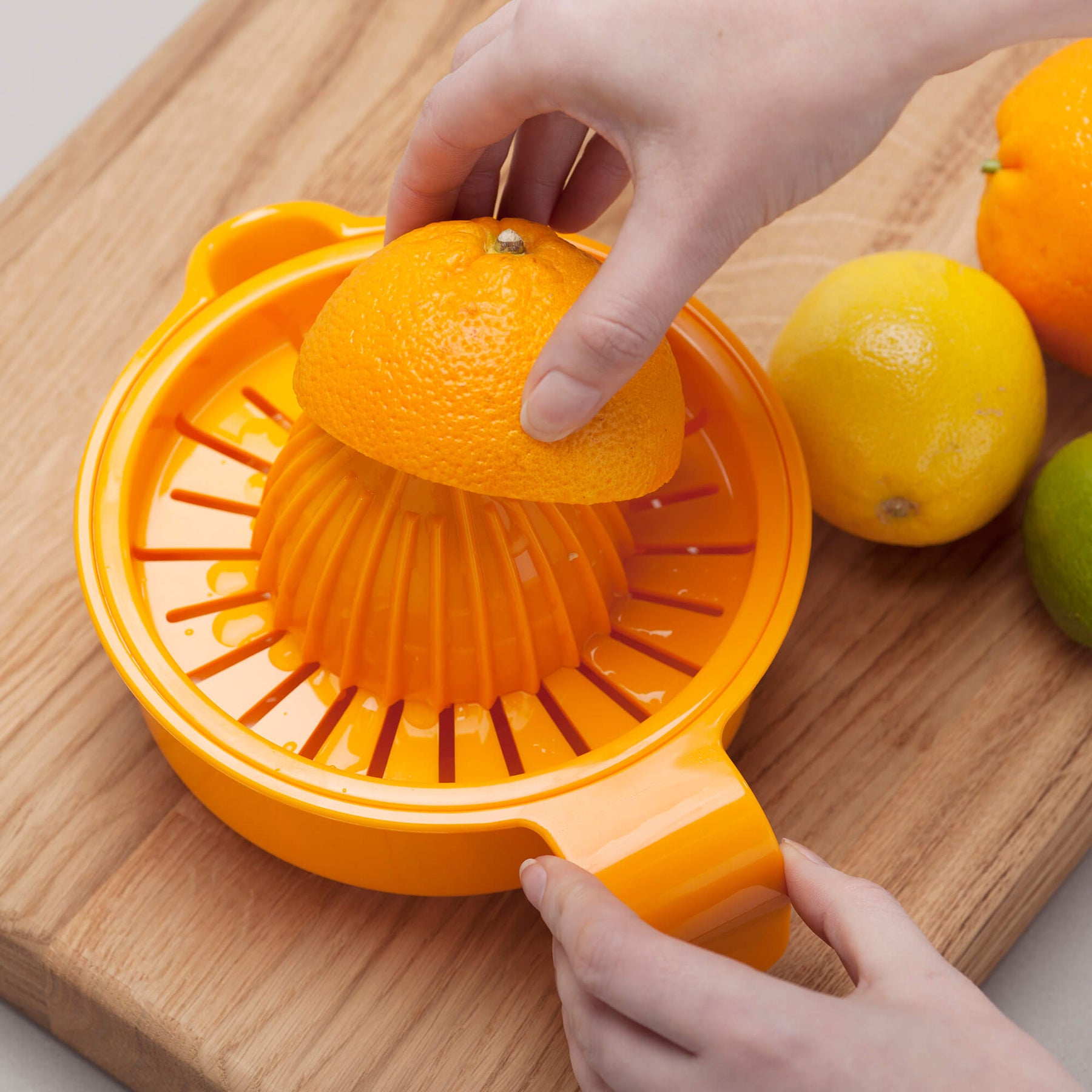 Citrus Juicer Dual Head with Collecting Bowl