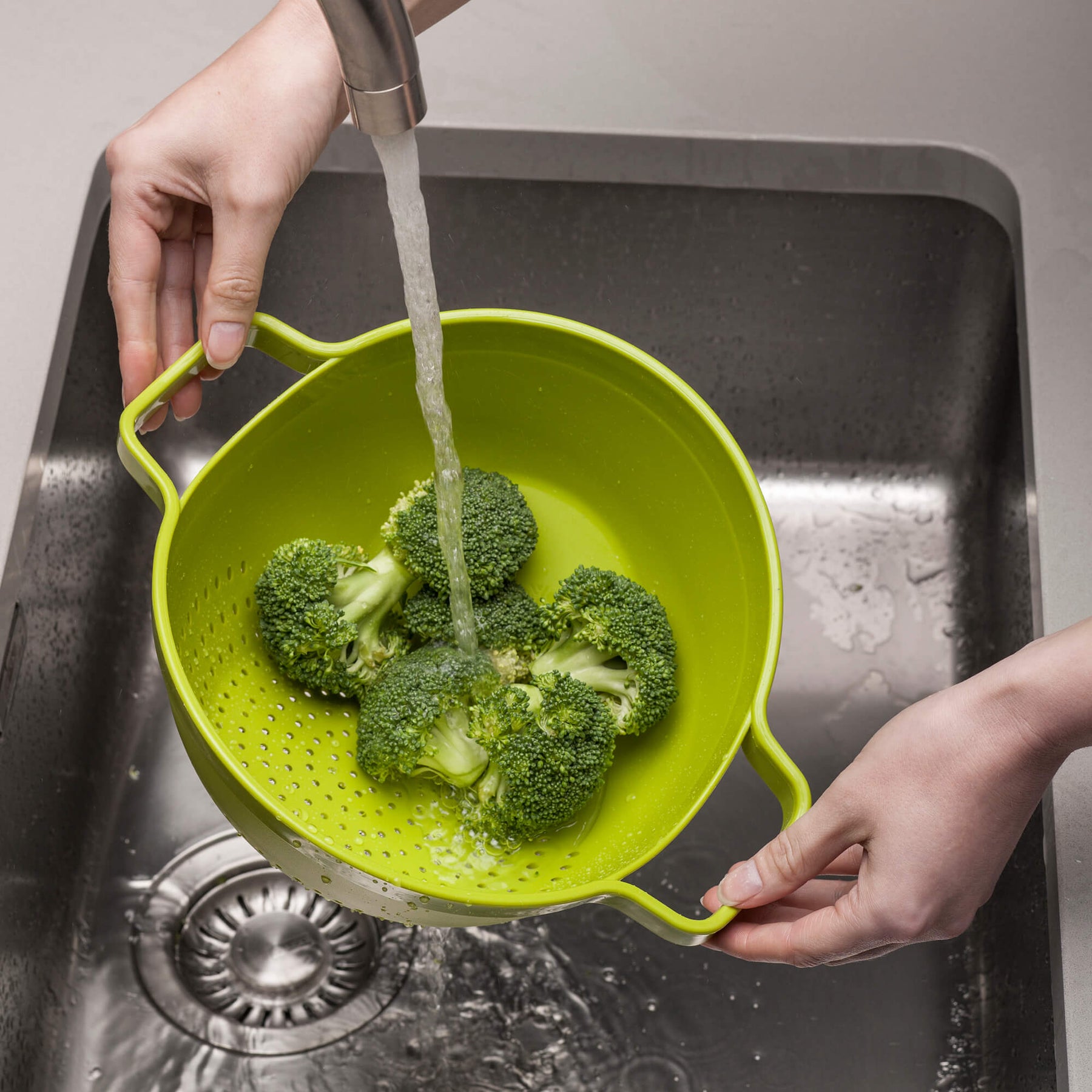 Drain & Serve™ Colander with Tong Set