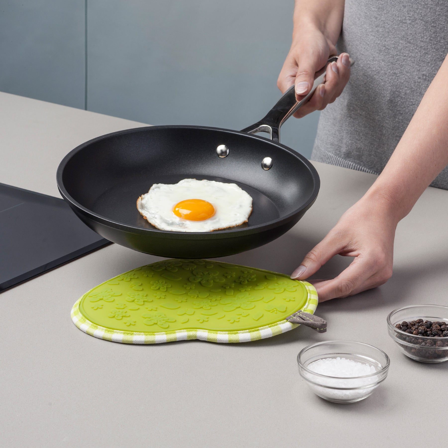 Silicone Heart Shaped Hot Grab / Trivet Mat, Gingham