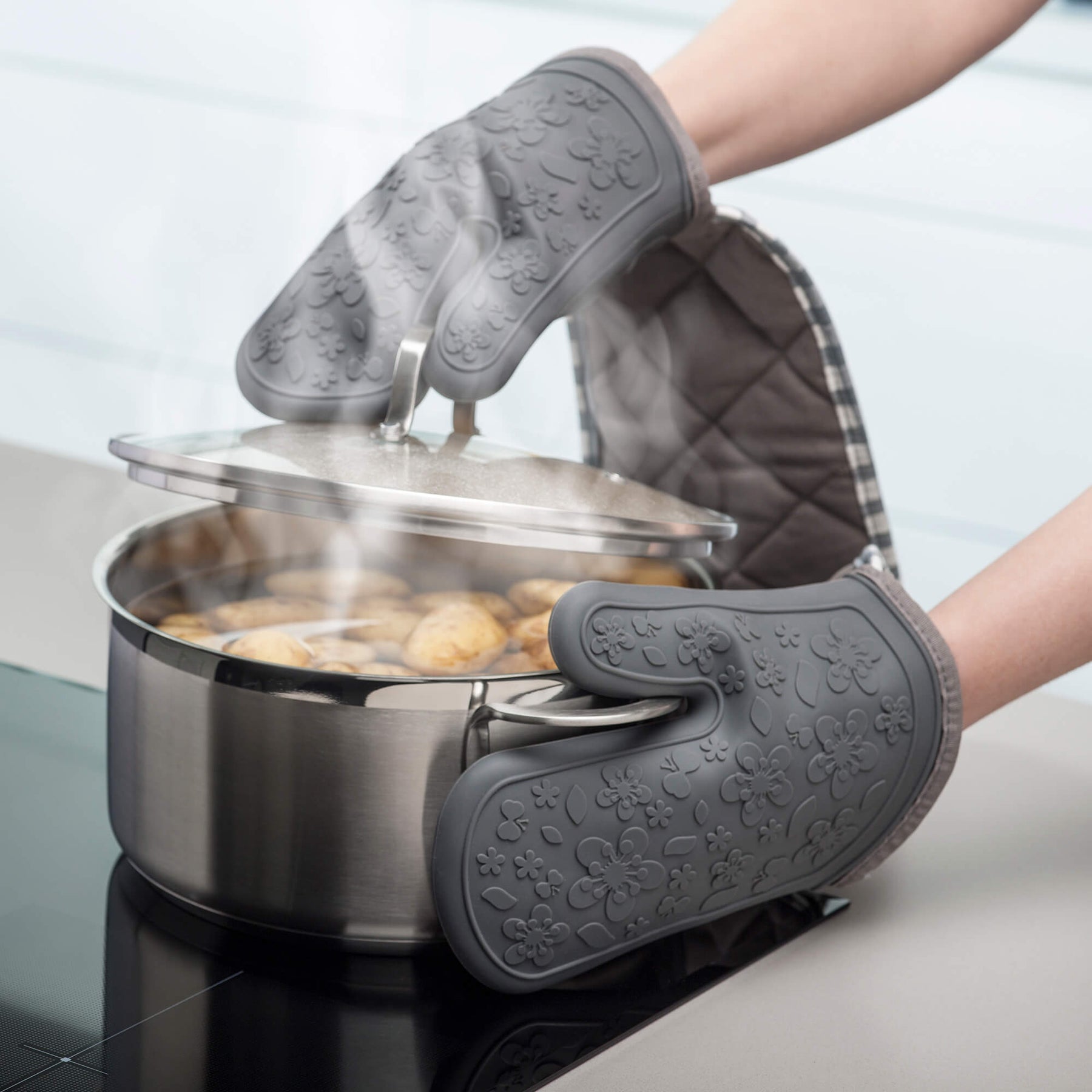 Steam Stop™ Waterproof Silicone Double Oven Glove