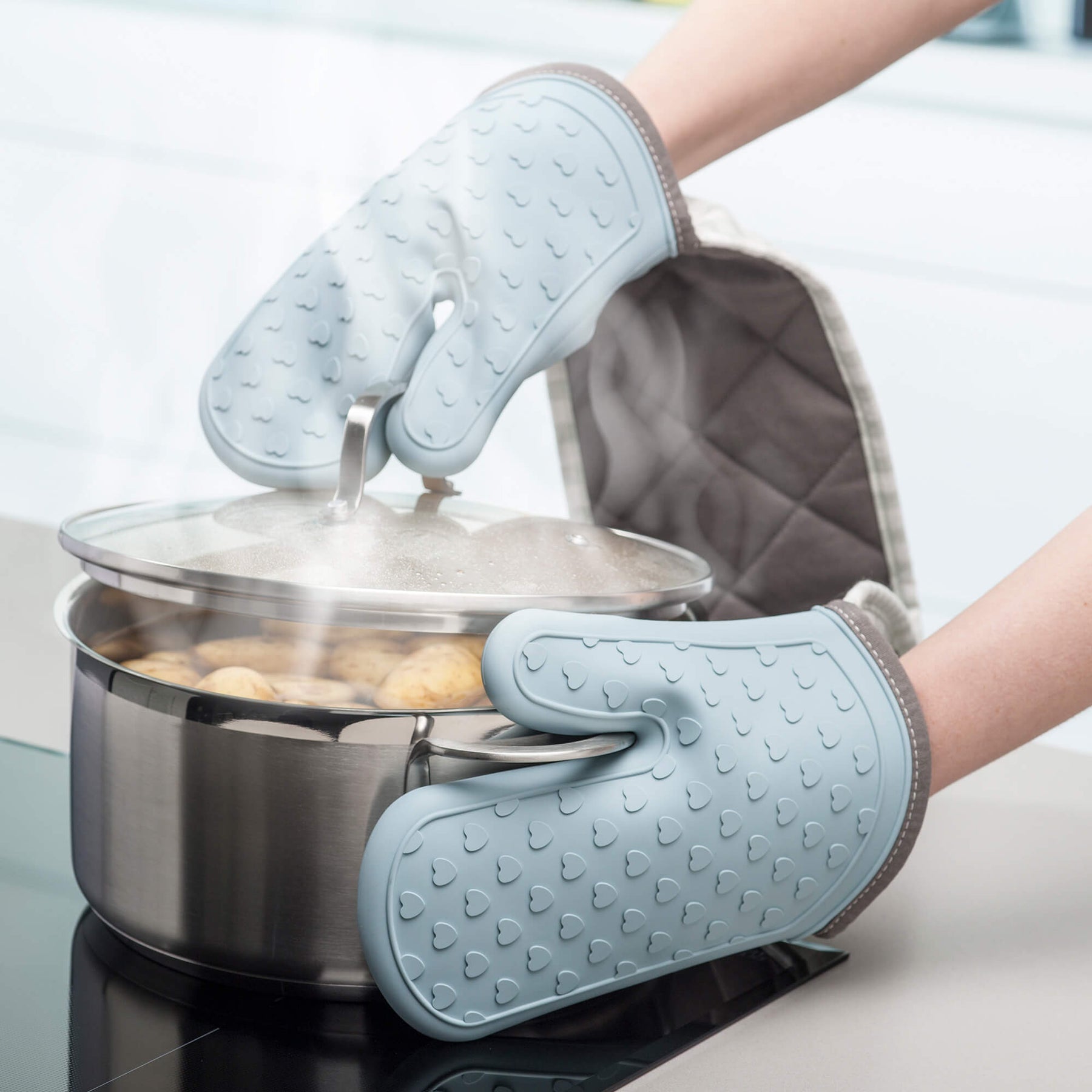 Steam Stop™ Waterproof Silicone Double Oven Glove