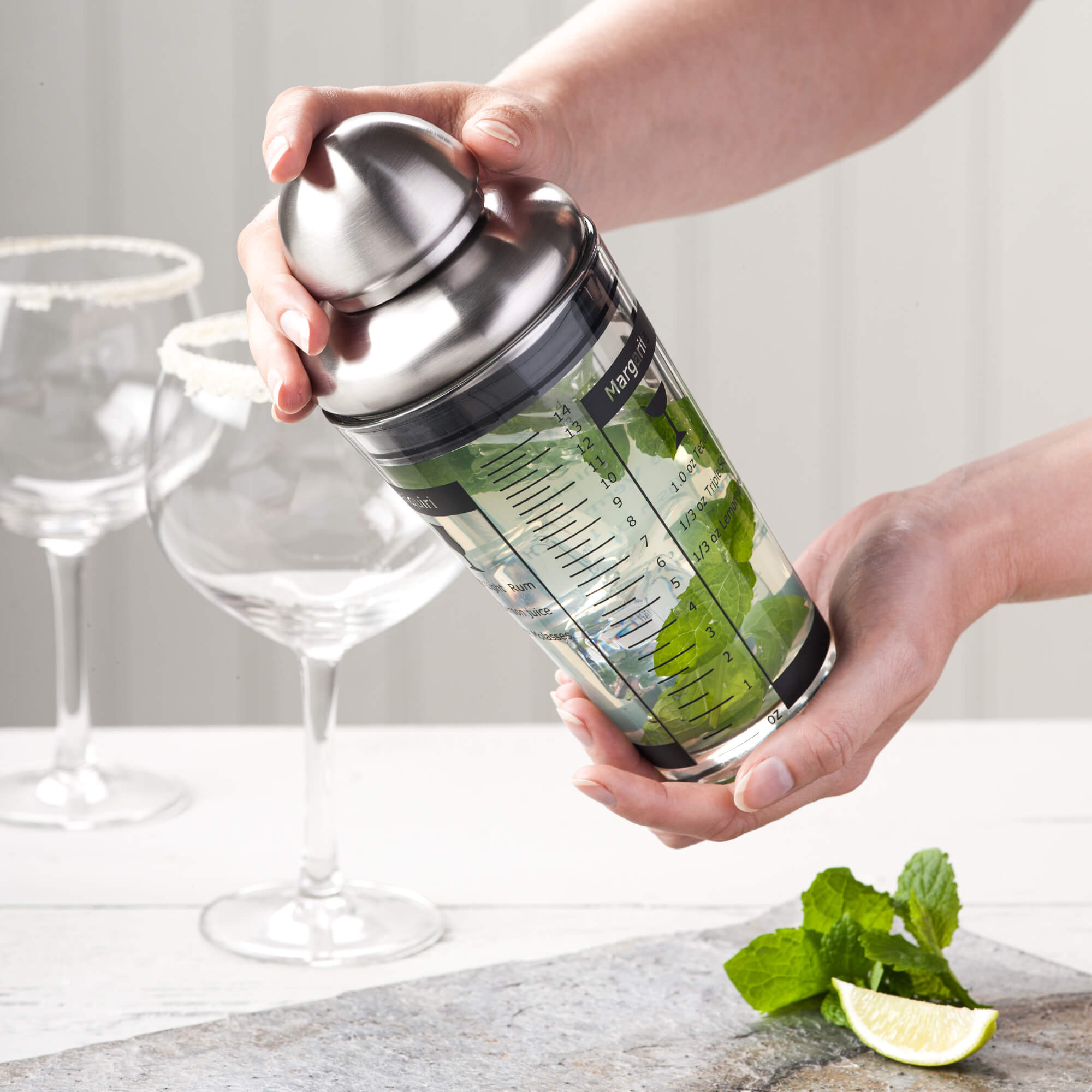 Kilo Glass Recipe Cocktail Shaker with Stainless Steel Lid