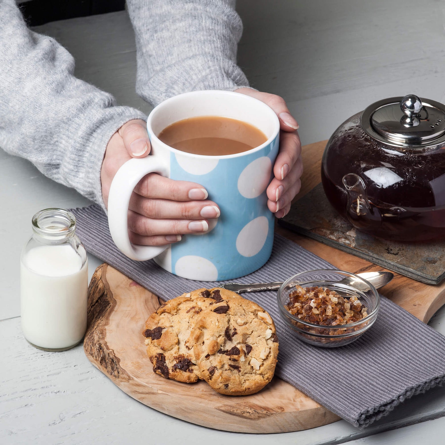 Porcelain Spotty Mug, 1 Pint