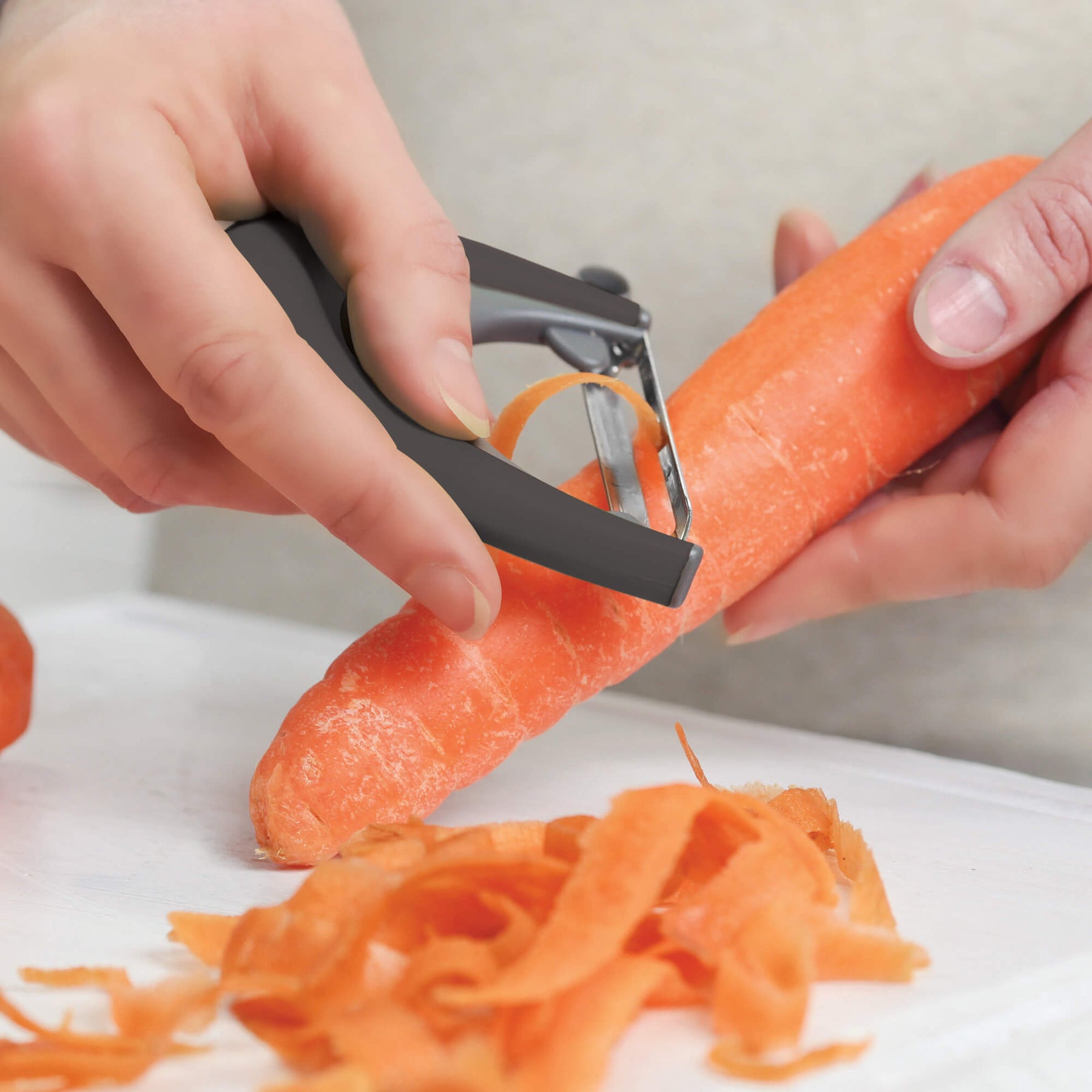 Palm Vegetable Peeler