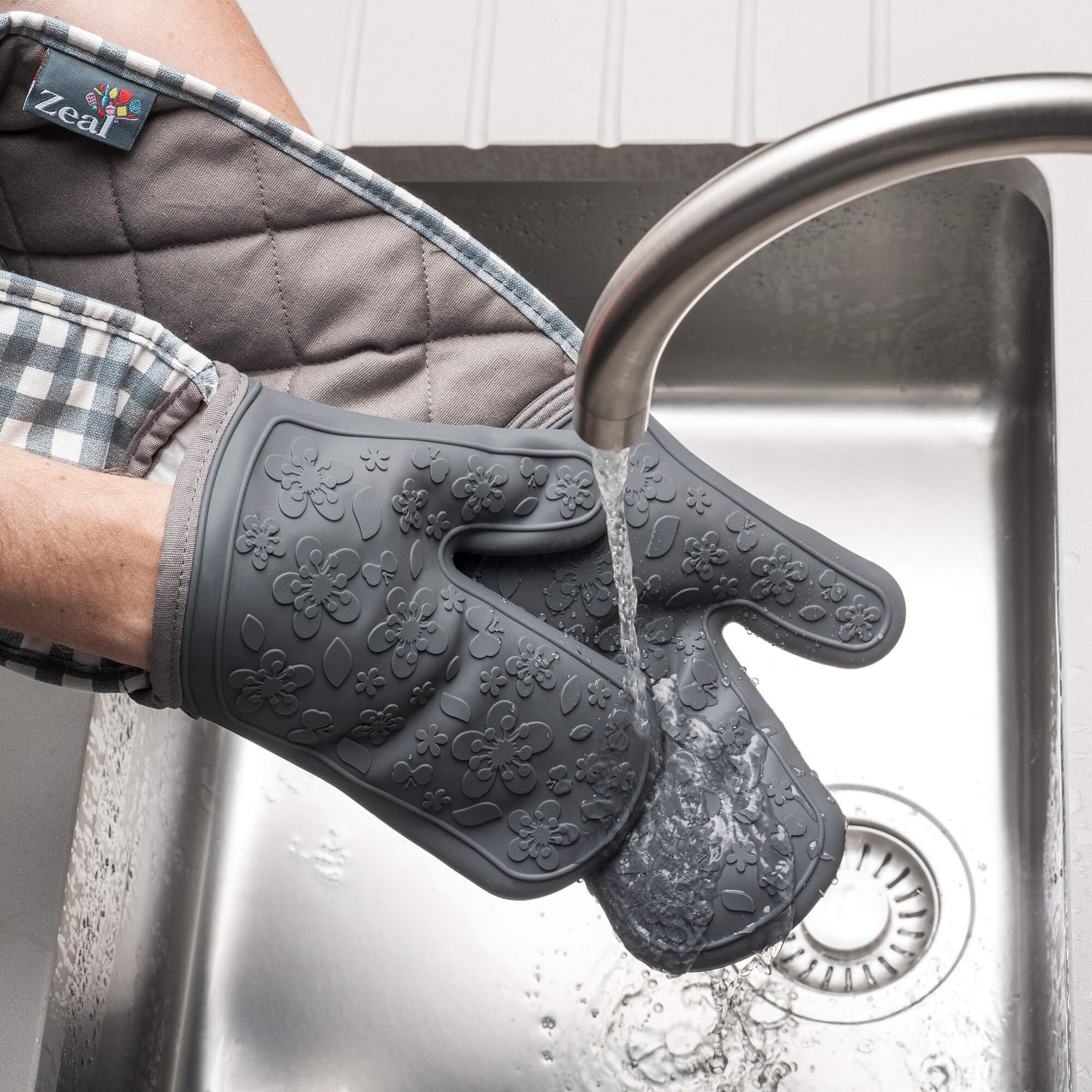 Steam Stop™ Waterproof Silicone Double Oven Glove